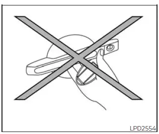 Nissan Frontier Intelligent Key door lock and unlock precautions